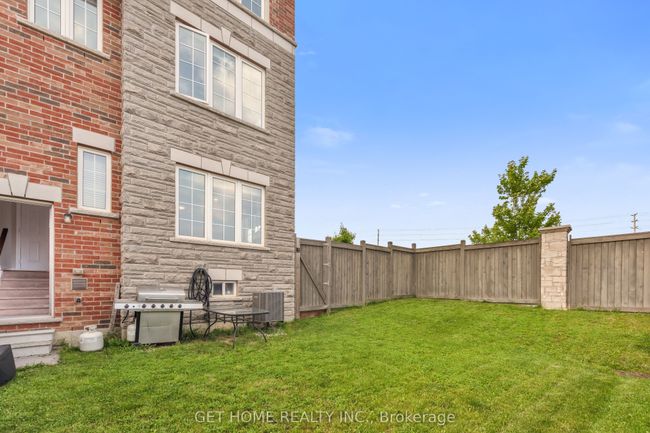 21 Rabbit Run Way, House attached with 3 bedrooms, 3 bathrooms and 1 parking in Brampton ON | Image 48
