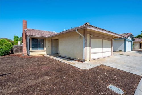 1327 White Clover Ln, Paso Robles, CA, 93446-4067 | Card Image