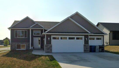 648 15th Ave Ne, Byron, MN, 55920-6070 | Card Image