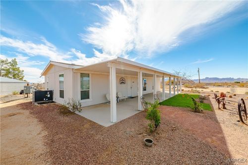 500 S San Pedro Rd, Golden Valley, AZ, 86413-8702 | Card Image
