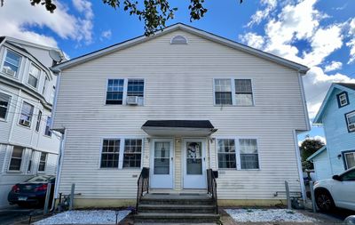 324 Benham Avenue, Home with 6 bedrooms, 5 bathrooms and null parking in Bridgeport CT | Image 1