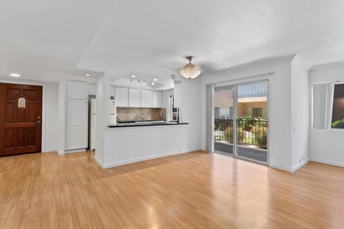 apt-119-400 N Sunrise Way, Palm Springs, CA, 92262-6594 | Card Image