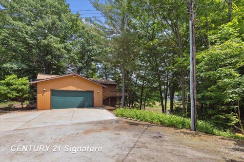 5092 N Lake Sanford Rd, Sanford, MI, 48657-9371 | Card Image