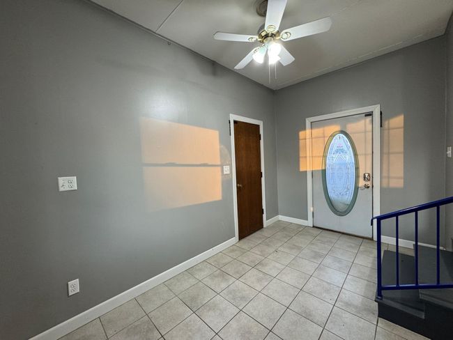 Entry - Laundry.jpg | Image 8