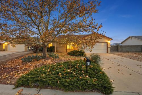11 El Tigre Dr, Los Lunas, NM, 87031-7913 | Card Image