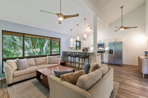 12e-15 Kulanihakoi St, Kihei, HI, 96753-7345 | Card Image