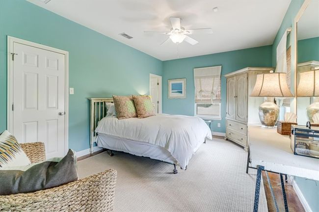 Downstairs guest suite #1 | Image 26