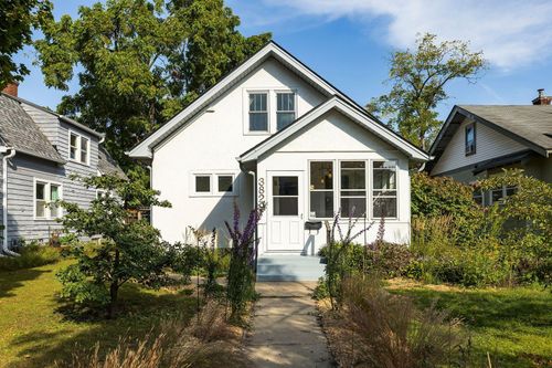 3829 25th Ave S, Minneapolis, MN, 55406-3009 | Card Image