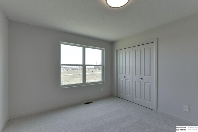 5513 N 191 St St, House other with 4 bedrooms, 3 bathrooms and 3 parking in Elkhorn NE | Image 50