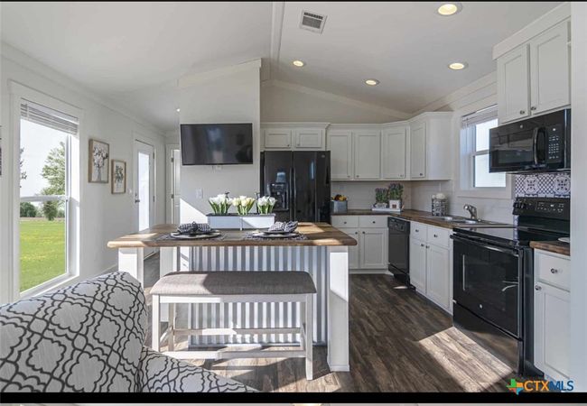 10 Wisteria Lane, House other with 2 bedrooms, 1 bathrooms and null parking in Smiley TX | Image 6