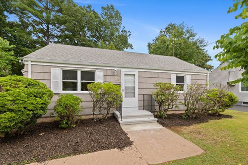 26 Pinecrest Dr, East Hartford, CT, 06118-2736 | Card Image