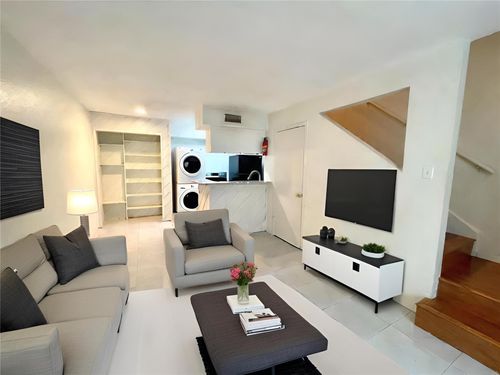 apt-123-2100 Wilcrest Dr, Houston, TX, 77042-2646 | Card Image