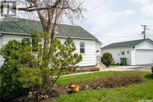 300 Carson St, Dundurn, SK, S0K1K0 | Card Image