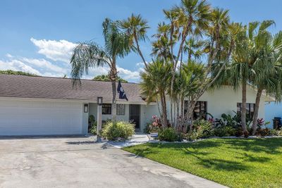 8720 Hickorywood Lane, House other with 3 bedrooms, 2 bathrooms and null parking in Tampa FL | Image 2