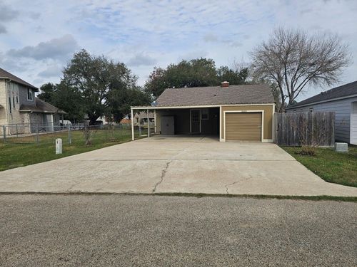 12823 Point Dr, Willis, TX, 77318-3249 | Card Image
