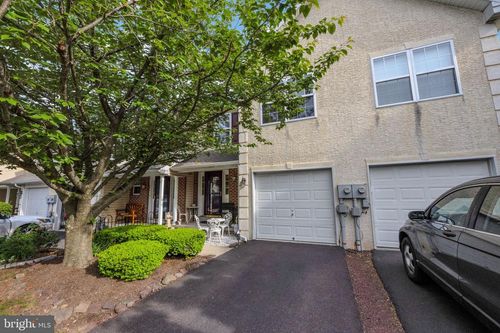 1046 Balley Dr, PHOENIXVILLE, PA, 19460-5912 | Card Image