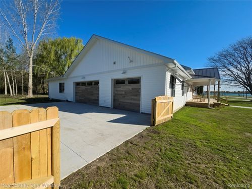9236 River Rd, Clay, MI, 48001-4006 | Card Image
