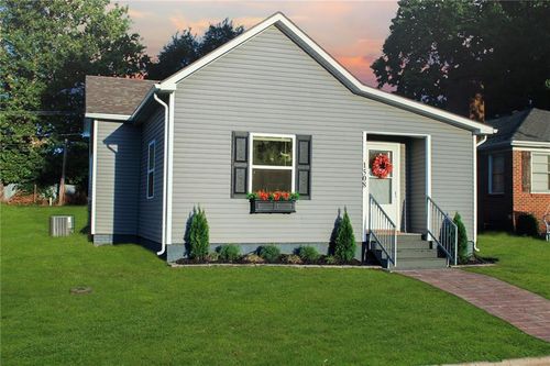 1508 Shelby St, Higginsville, MO, 64037-1326 | Card Image