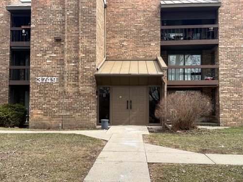 apt-307-3749 N 88th St, Milwaukee, WI, 53222-2728 | Card Image