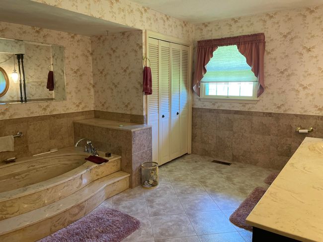 PRIMARY BATHROOM | Image 16