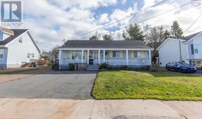 41 Townshend Ave, Home with 5 bedrooms, 2 bathrooms and null parking in Amherst NS | Image 2