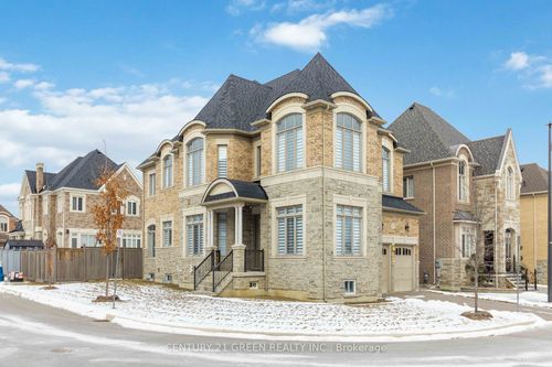 13 Foothills Cres, Brampton, ON, L6P4G9 | Card Image