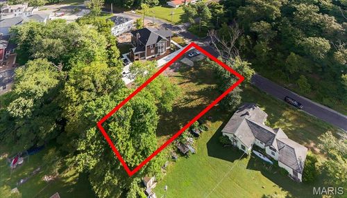 1217 Kiefer Creek Rd, Ballwin, MO, 63021-7340 | Card Image