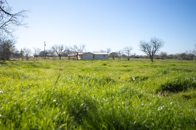 2095 Bridal Path Rd, House other with 1 bedrooms, 1 bathrooms and 100 parking in Luling TX | Image 33