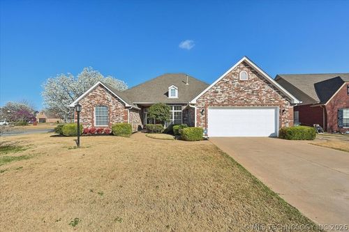 14101 E 87th St N, Owasso, OK, 74055-2515 | Card Image