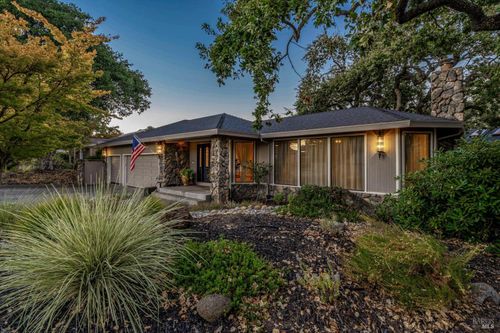 10 Skycrest Way, Napa, CA, 94558 | Card Image