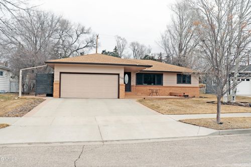 1120 Keating Dr, Bismarck, ND, 58501-2421 | Card Image