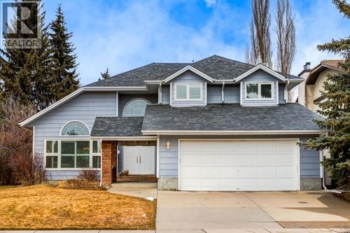 51 Woodacres Crescent Sw, Calgary, AB, T2W4V5 | Card Image