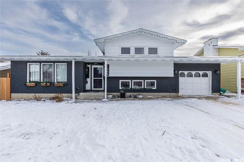 1266 Maybery Cres, Moose Jaw, SK, S6H7B4 | Card Image
