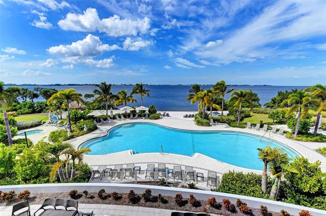 UNIT-201 - 241 Sapphire Lake Dr, Condo with 3 bedrooms, 3 bathrooms and null parking in Bradenton FL | Image 65