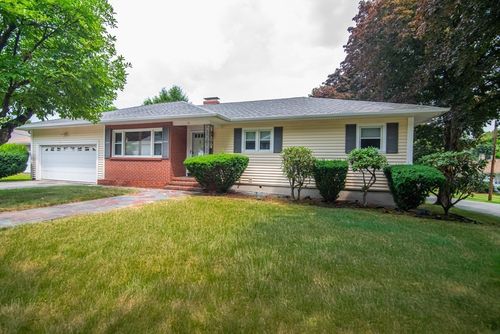 10 Magnolia Rd, Methuen, MA, 01844-4921 | Card Image
