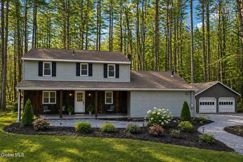 1011 Middleline Rd, Ballston Spa, NY, 12020-2901 | Card Image