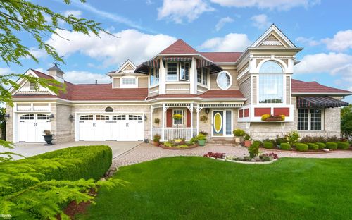 8687 River Rd, Cottrellville, MI, 48039-3348 | Card Image