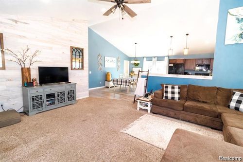 4147 Barnes Lake Rd, Columbiaville, MI, 48421-9339 | Card Image