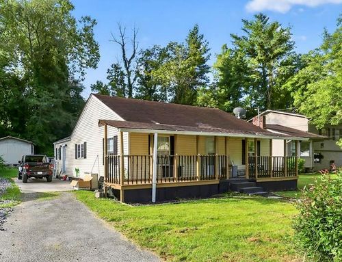 802E 1ST E 1st St, Richlands, VA, 24641-3004 | Card Image