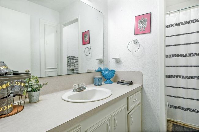 12 Creekwood Dr, House other with 3 bedrooms, 2 bathrooms and 3 parking in Schulenburg TX | Image 25