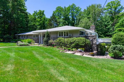 42 Yates Blvd, Poughkeepsie, NY, 12601-5029 | Card Image