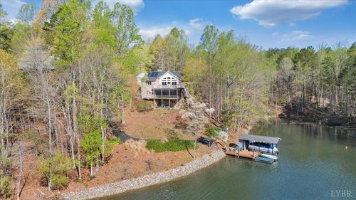806 Cedar Key Ln, Huddleston, VA, 24104-3216 | Card Image