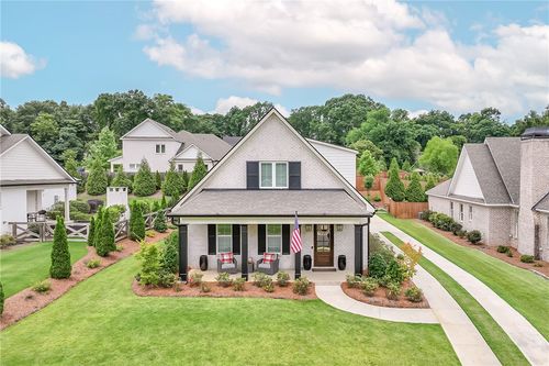 557 Arbor Dr, Auburn, AL, 36830-2401 | Card Image