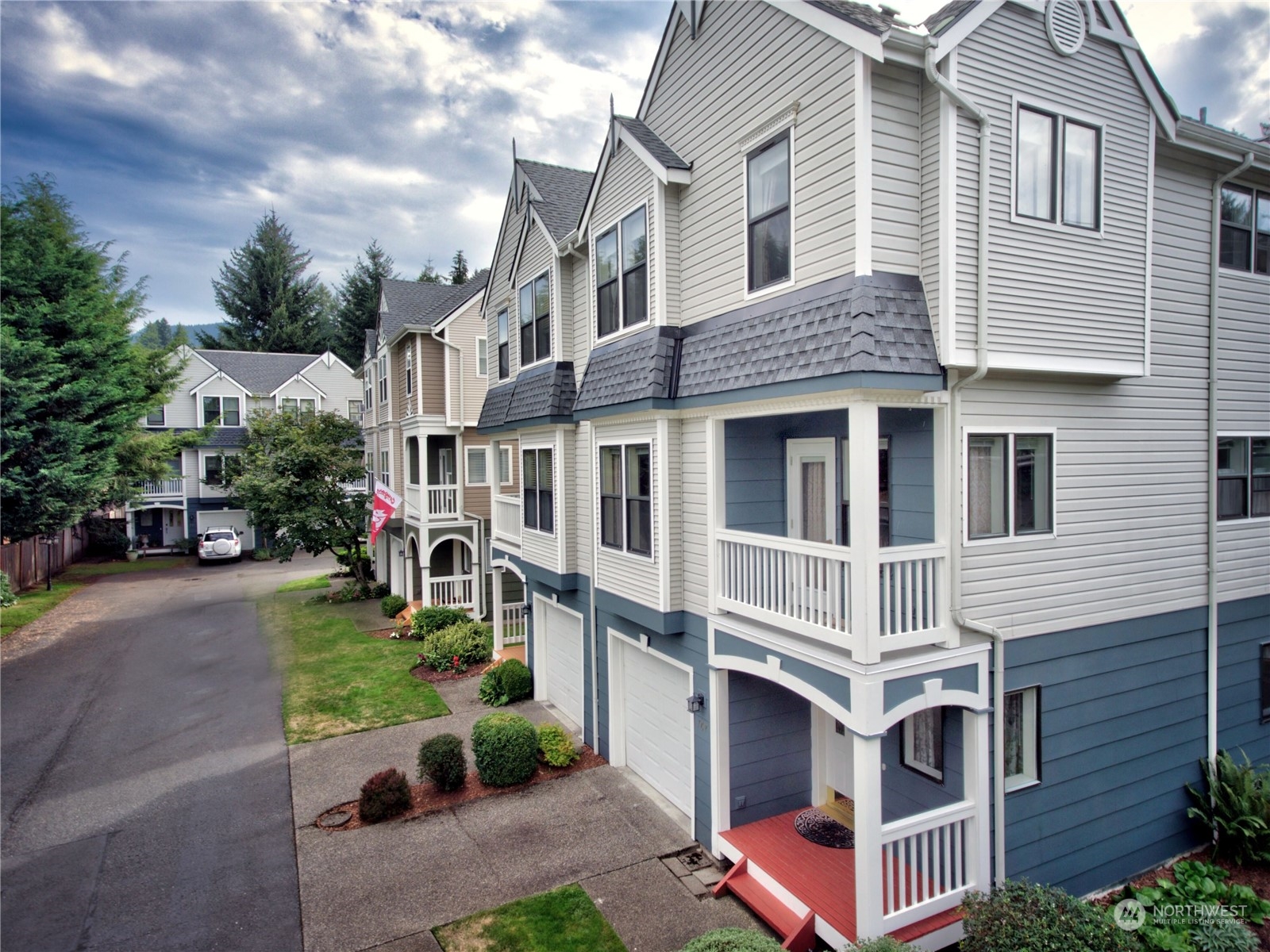 Juniper St, Issaquah, WA 98027