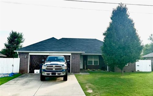 912 Pittsburg, Russellville, AR, 72802 | Card Image