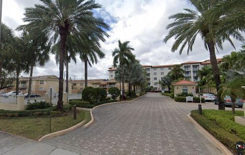 apt-2b-4590 Nw 79th Ave, Doral, FL, 33166-6313 | Card Image