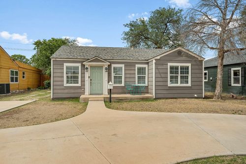 2704 32nd St, Lubbock, TX, 79410-3438 | Card Image