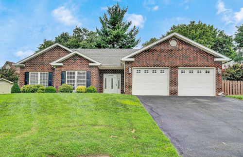 708 Bradford Cir, Salem, VA, 24153-2873 | Card Image
