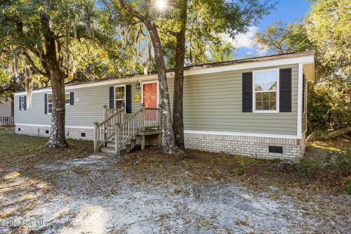 583 Hanover Rd Se, Bolivia, NC, 28422-7877 | Card Image