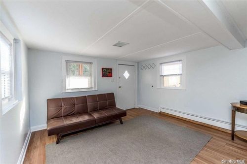 28 E Walnut St, Long Beach, NY, 11561-3516 | Card Image